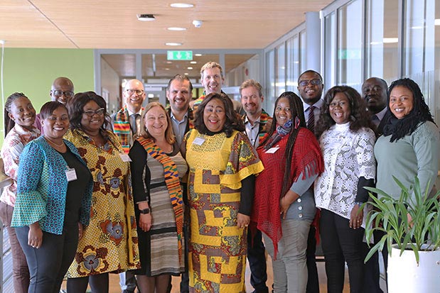 Gruppbild på Bolagsverkets representanter och Ghana-delegationen